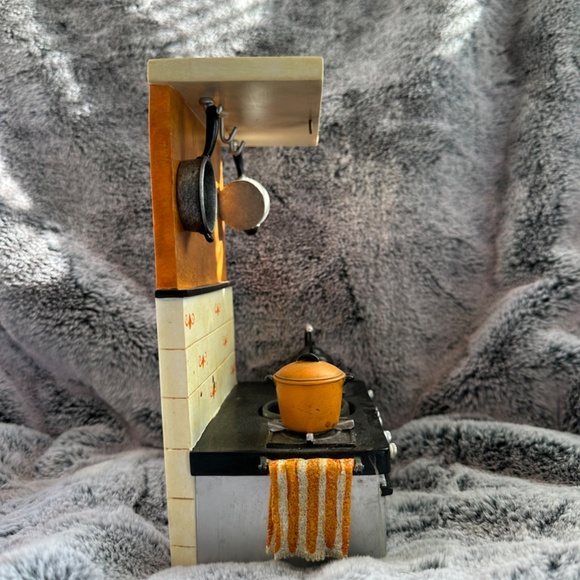 Yankee Candle Kitchen Stove Hanging Tart Warmer - Picture 2 of 3